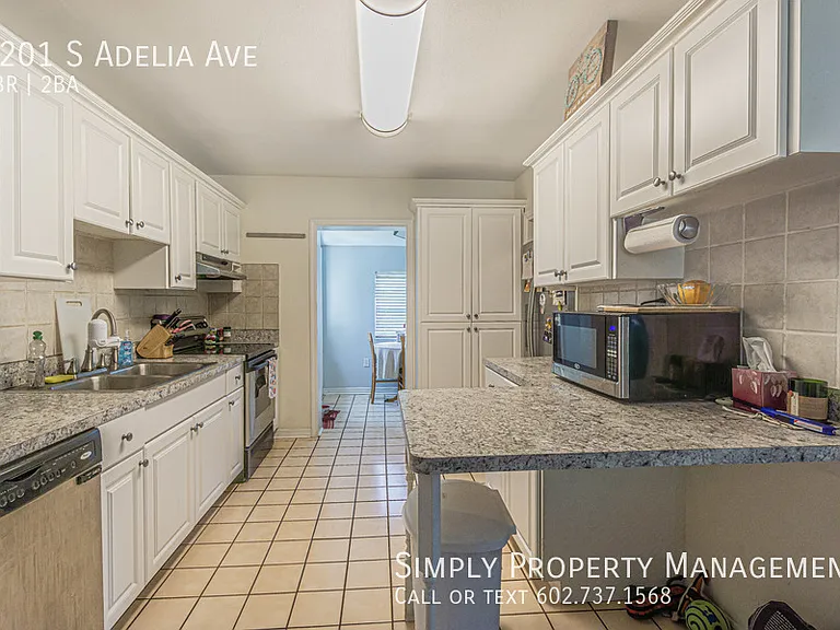 6201 S Adelia Ave — Photo 35