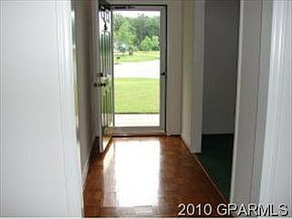 5th image of 2072 Longview Dr