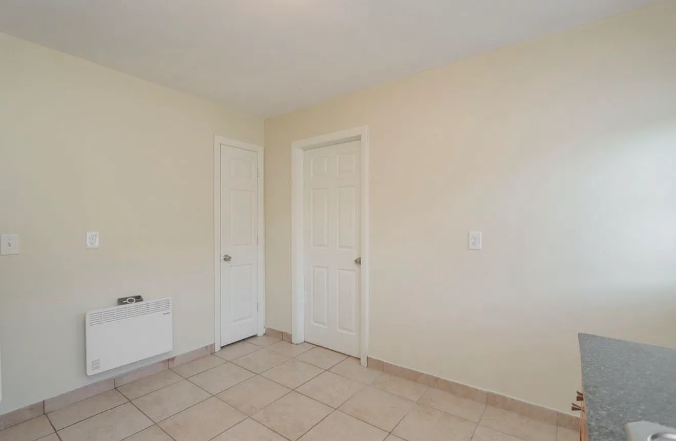 2 bed, 835 sqft, $1,350 — Photo 3