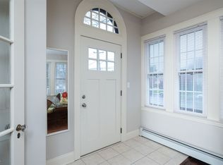 6 Woodrow St, West Hartford, CT 06107
