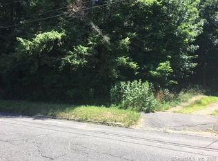 156 Oak St, Winsted, CT 06098