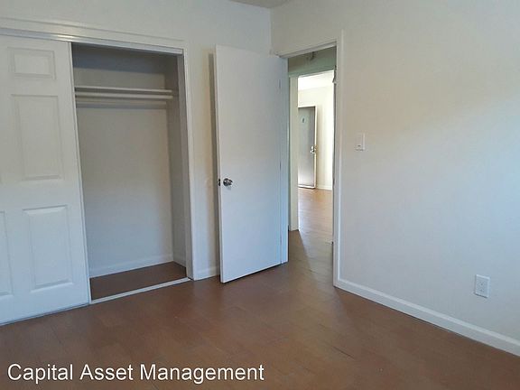 4th image of 4323 Mission Bay Dr APT F