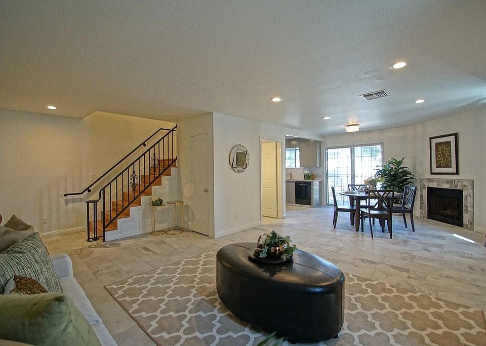 1st image of 102 S Manhattan Pl APT 105