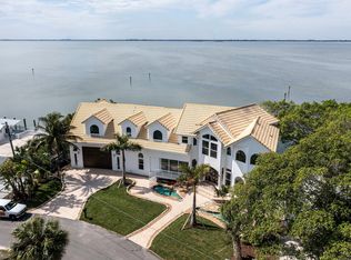 21 W Point Dr, Cocoa Beach, FL 32931