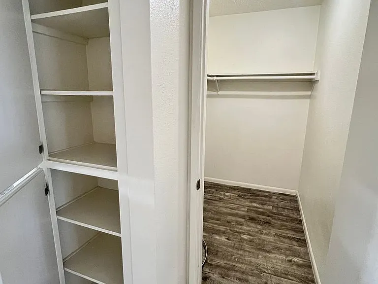 North Park Aparments — Photo 13