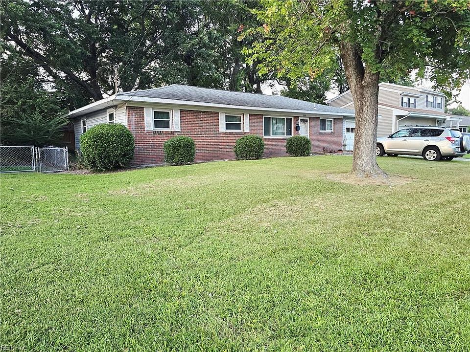 2nd image of 3516 Hilber St