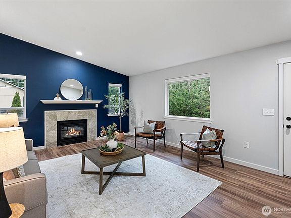 4th image of 2370 Martin Avenue E