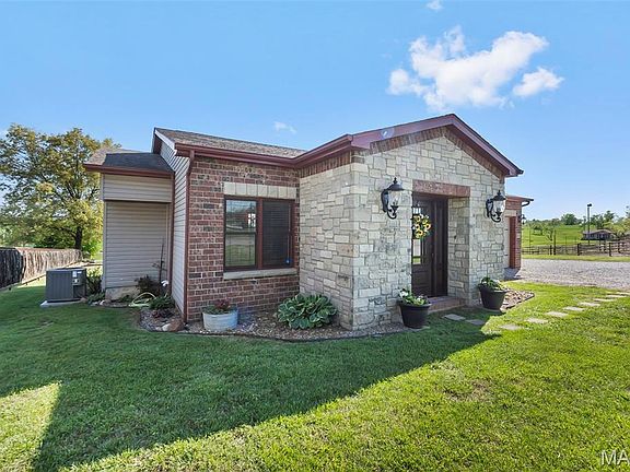 2nd image of 3715 County Road 415