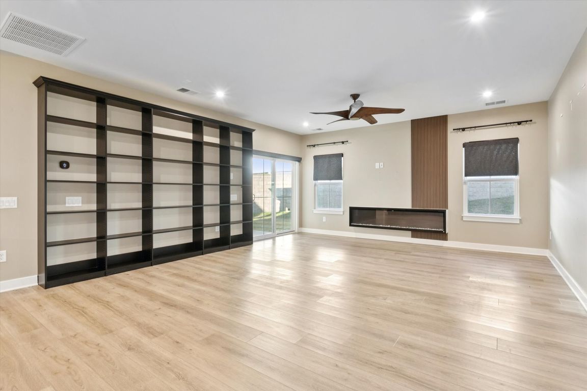 next background image