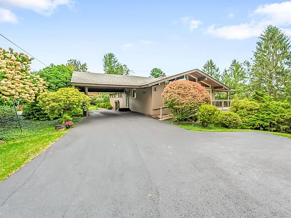 2nd image of 304 Fincastle Dr