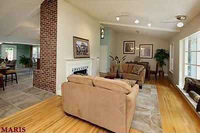 2nd image of 17 Zinzer Ct