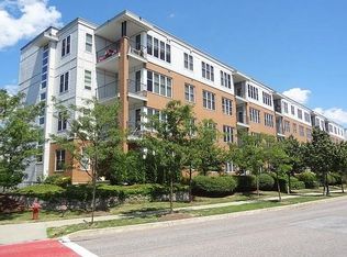 370 Farrell St #I-325, South Burlington, VT 05403