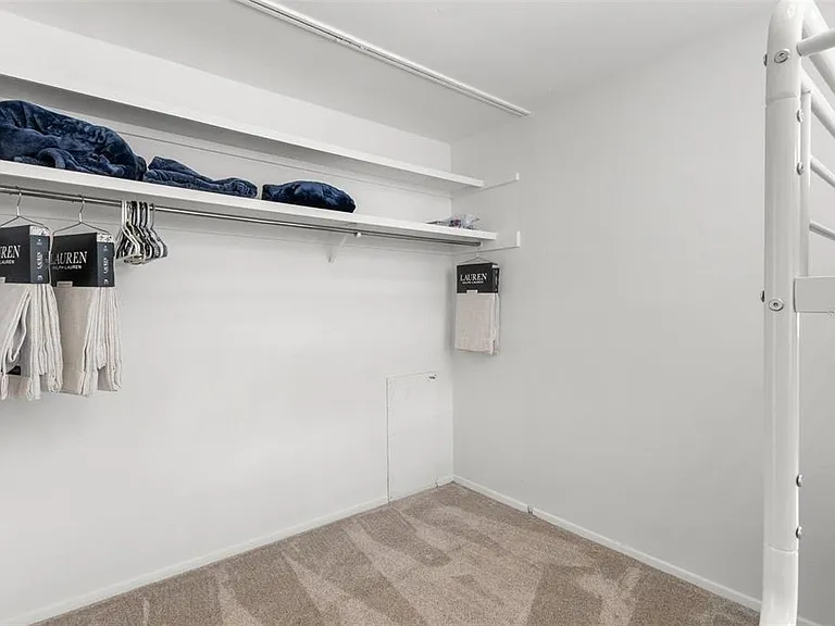 3488 Shady Bluffs Dr — Photo 21