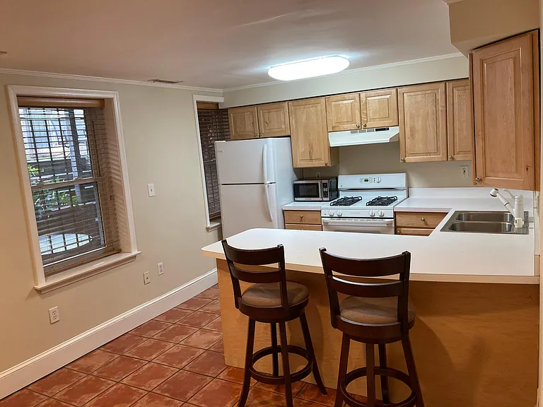 1707 Euclid St NW #C — Photo 8