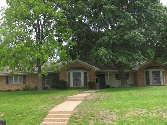 1st image of 1217 Southwood Dr
