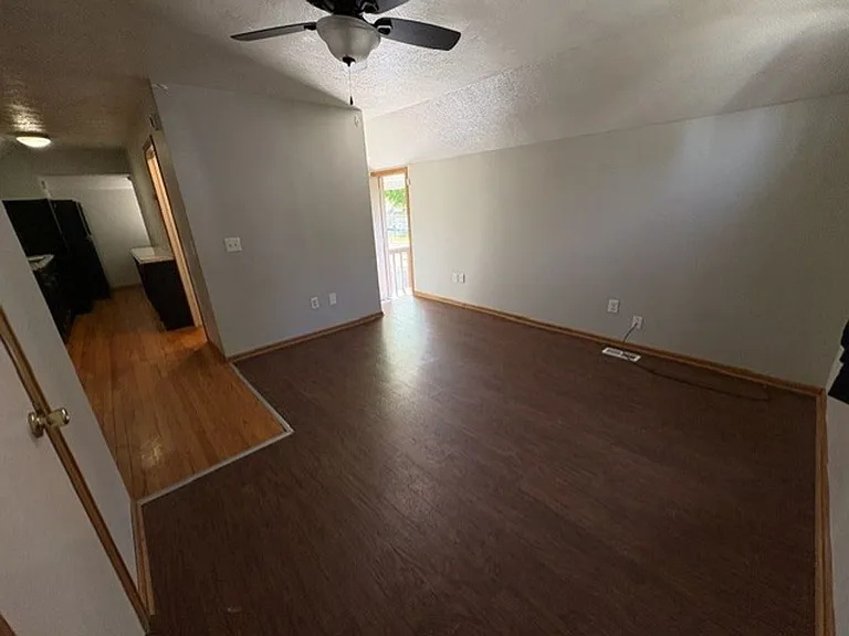 653 Sherman St — Photo 2