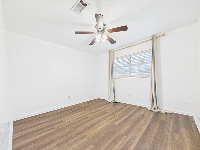 2612 Perry Ln — Photo 19