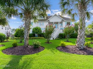 8320 Lakeview Dr, Wilmington, NC 28412