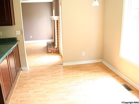 4th image of 104 Brokenbranch Dr