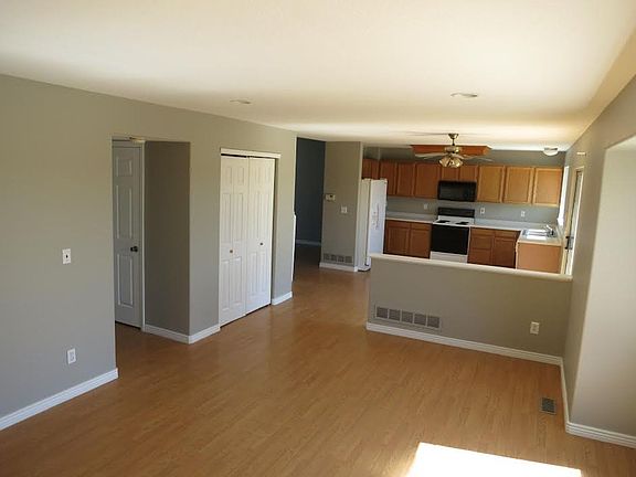 4th image of 105 Bristol St