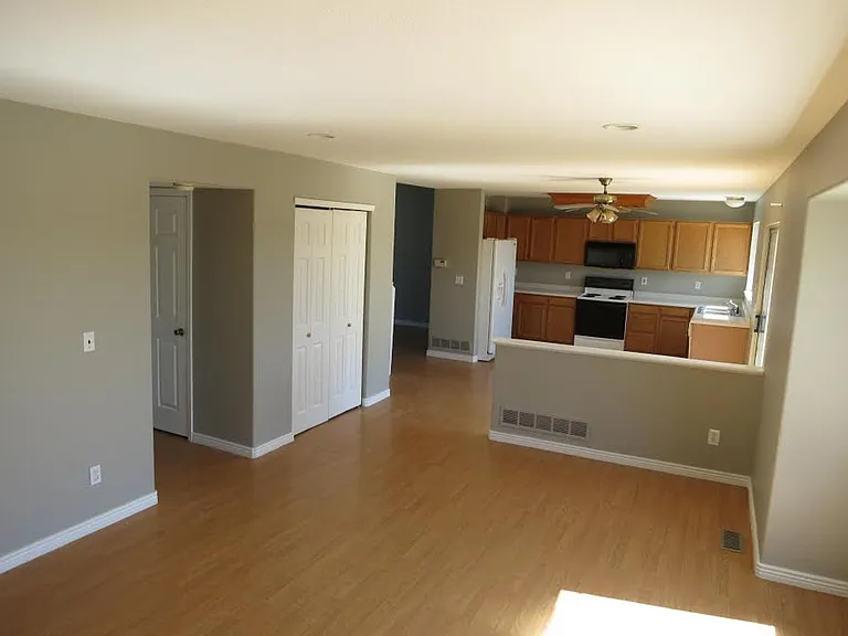 105 Bristol St — Photo 4