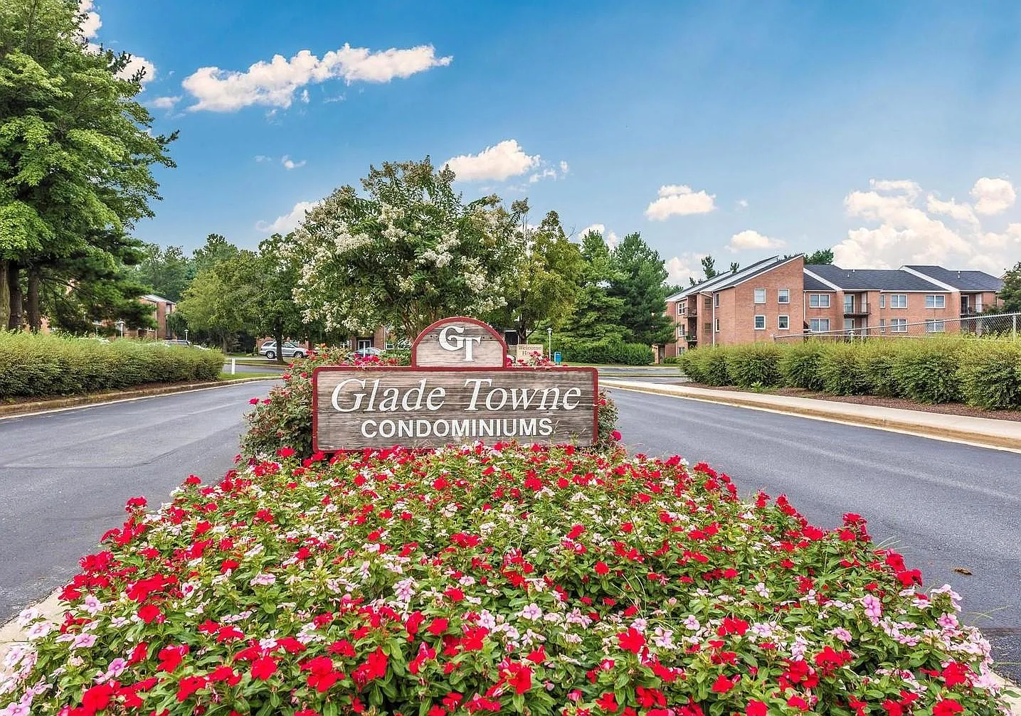 2 bed, 1.5 bath, 946 sqft, $1,600 — Photo 1