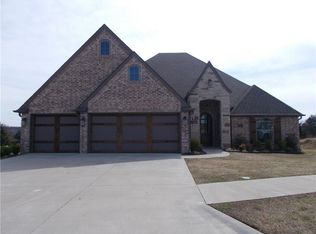 8404 Stoneshire Dr, Fort Smith, AR 72916