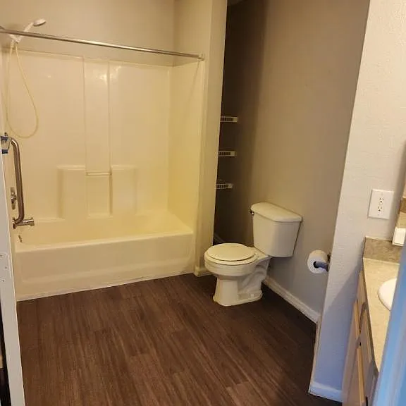 231 Douglas St #107 — Photo 4