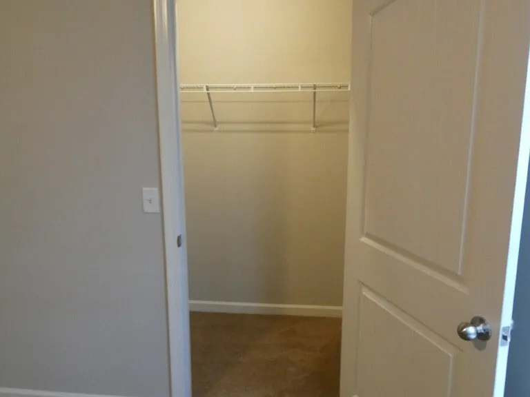 1423 Clydesdale St — Photo 22