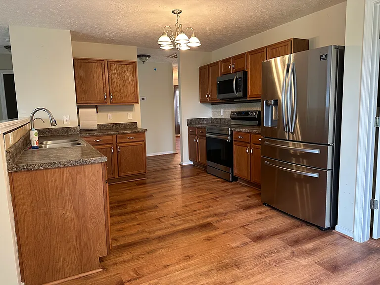 1016 Fulman Rd — Photo 3