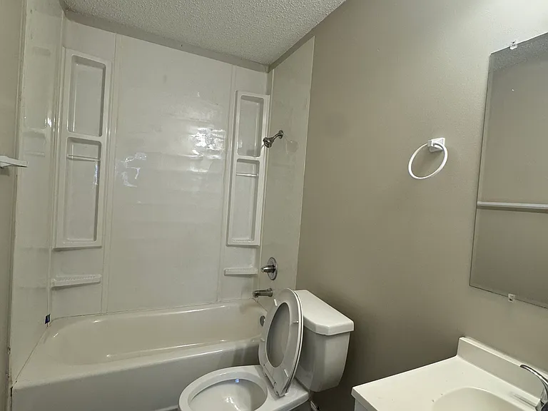 4725 Hoffman Rd #17 — Photo 7