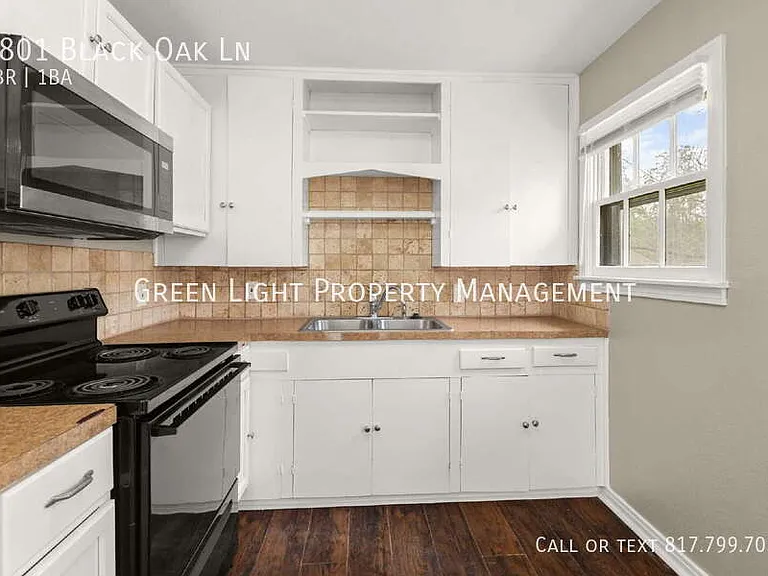 4801 Black Oak Ln — Photo 9