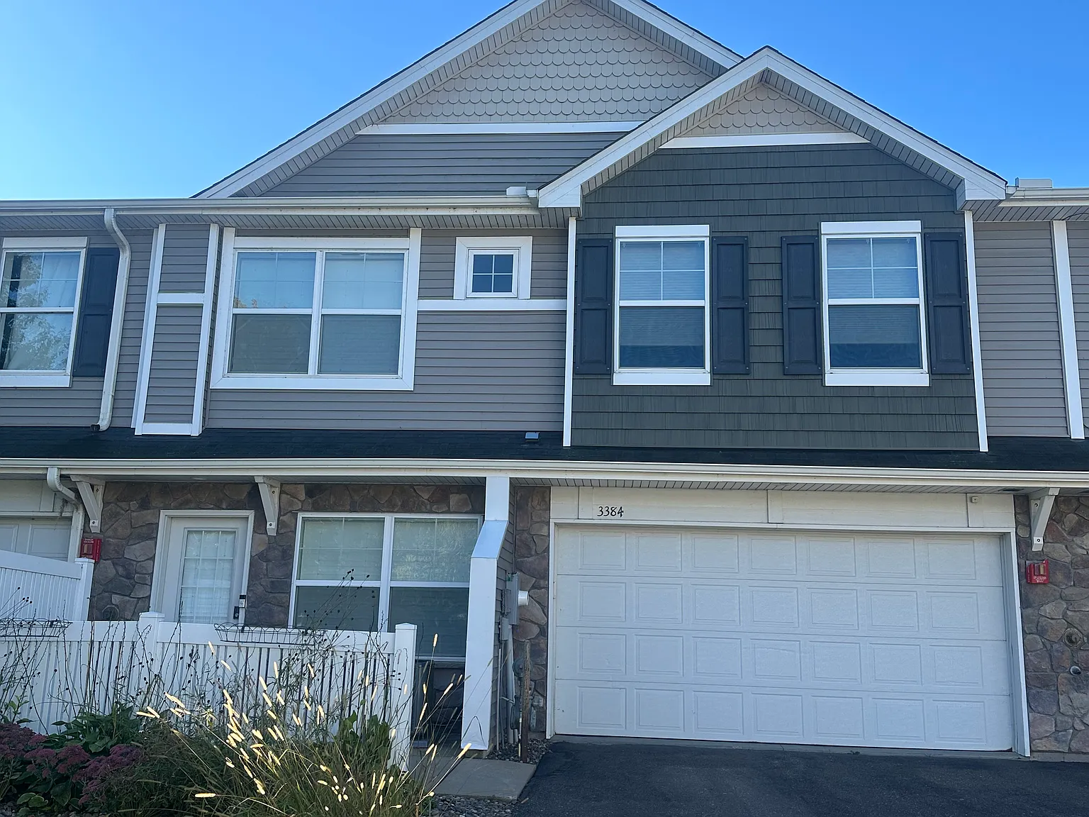 3 bed, 2.5 bath, 1816 sqft, $2,650 — Photo 1