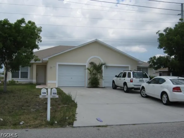 528 NE 24th Pl, Cape Coral, FL 33909