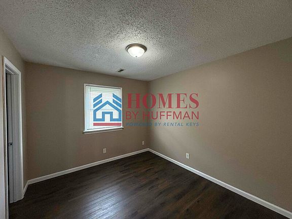 5th image of 213 E Elm St #4