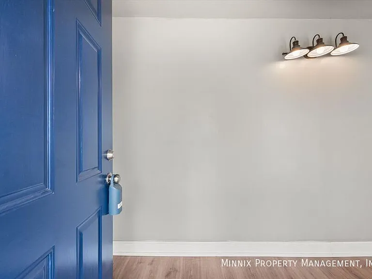 1302 Avenue E #1 — Photo 11