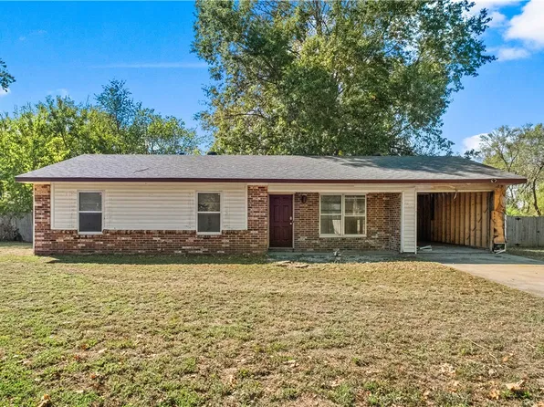 2202 SE 9th St, Bentonville, AR 72712