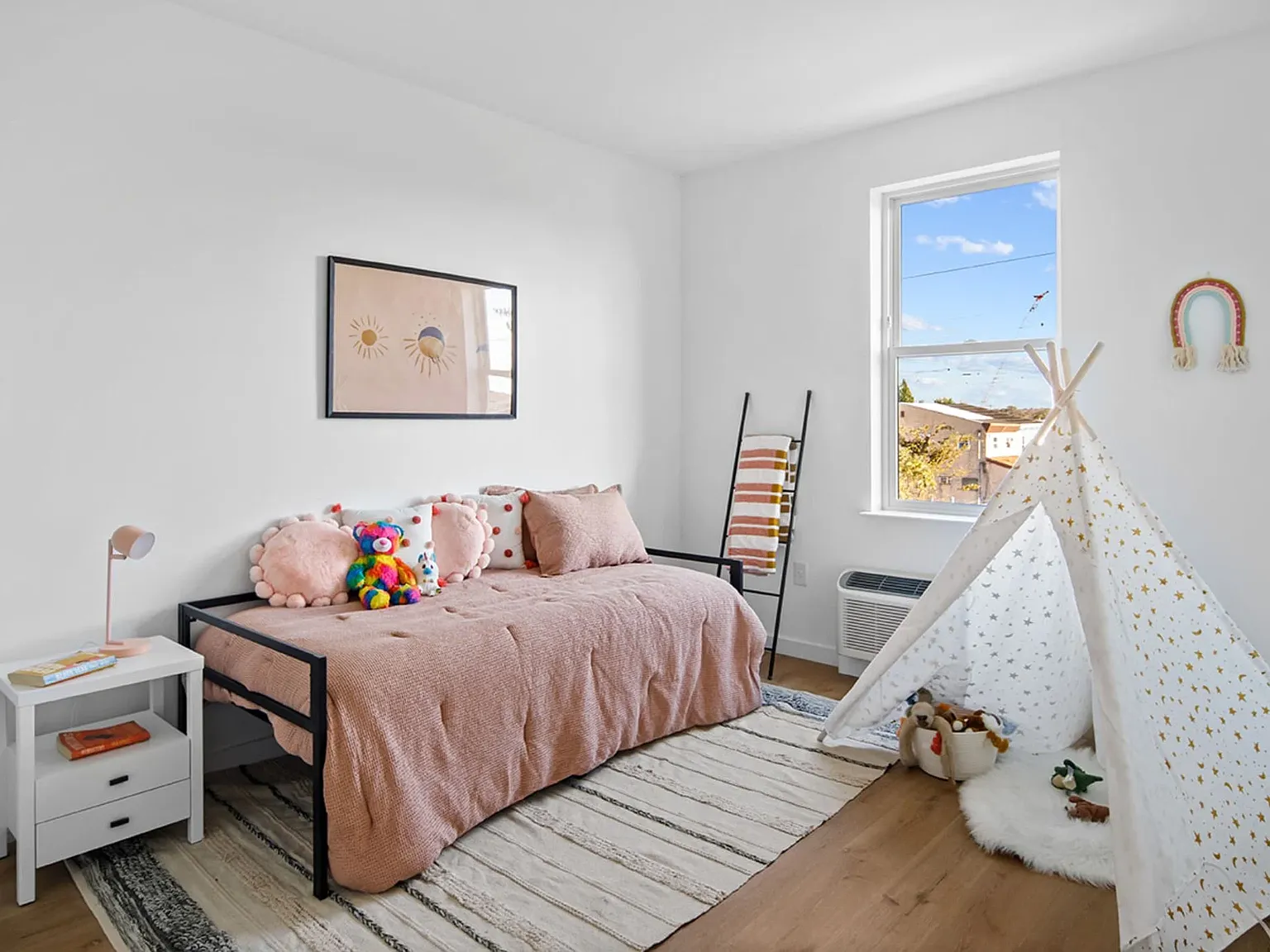 1 bed, 683 sqft, $1,431 — Photo 3