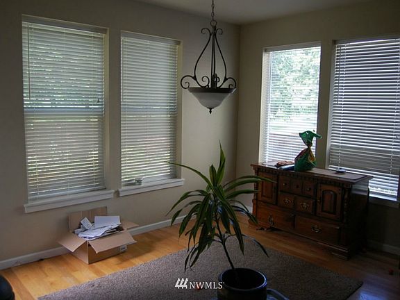 5th image of 18518 111th Avenue E