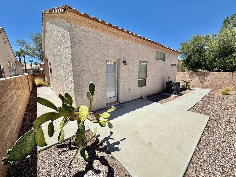 8316 Donatello Ct — Photo 27