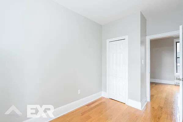 Rented by EXR | media 22