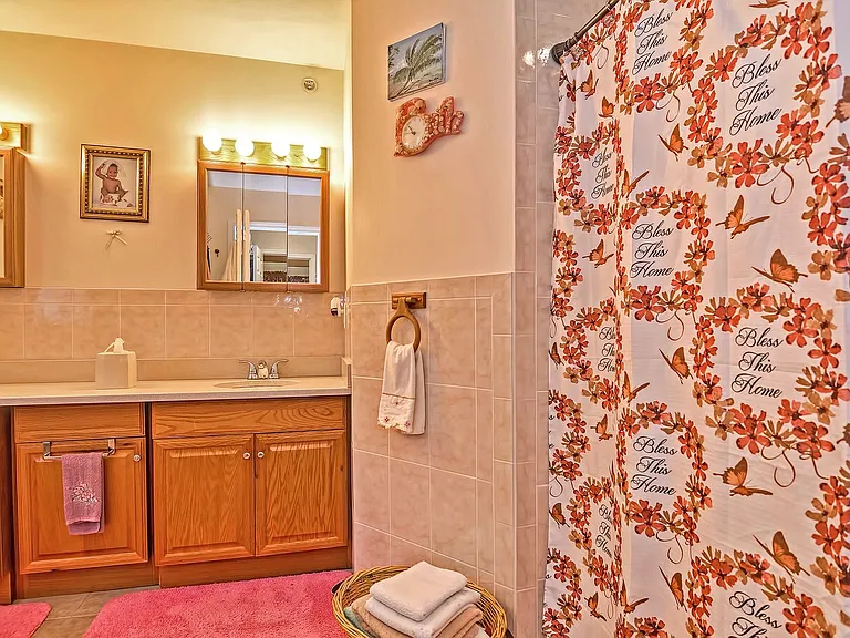 45 Nightingale St #B — Photo 6