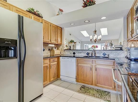 5th image of 5475 Fox Hollow Dr