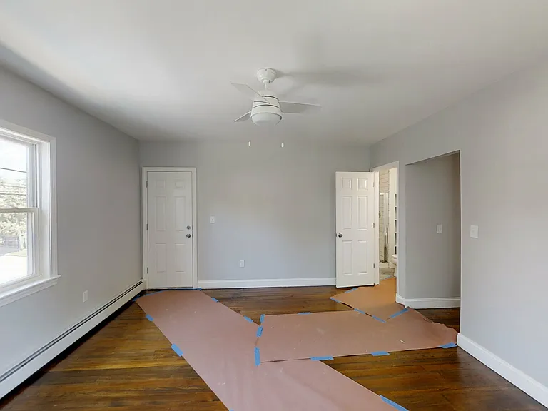 836 Canterbury St #2R — Photo 5