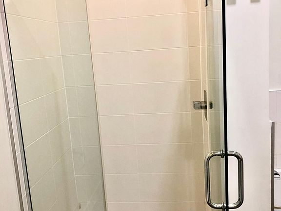 4th image of 238 S Arroyo Pkwy Unit 205