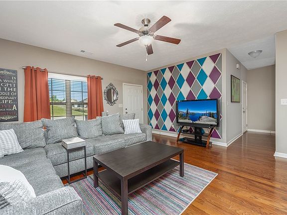 4th image of 3712 Riverstone Dr