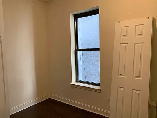 Rented by Salon Realty Corp | media 27