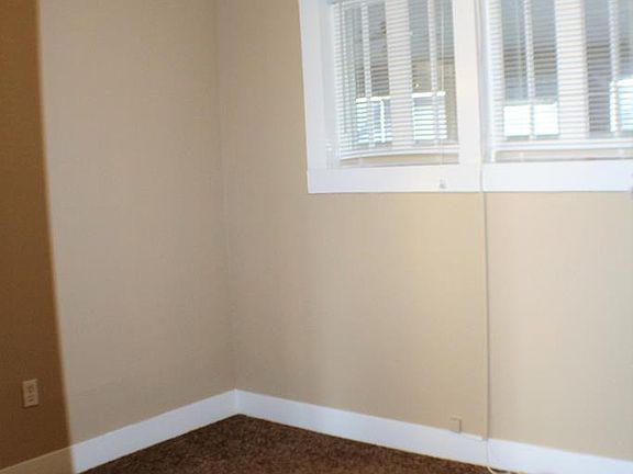 3rd image of 433 W Main St