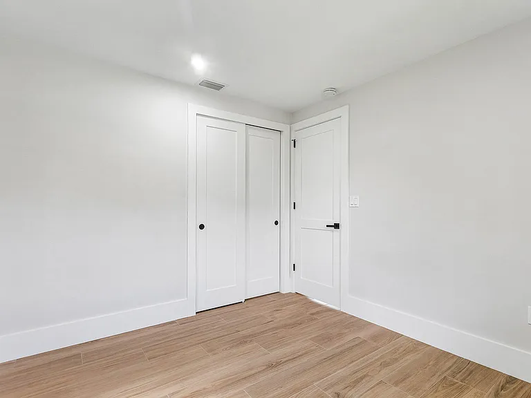 945 Westwind Dr — Photo 24