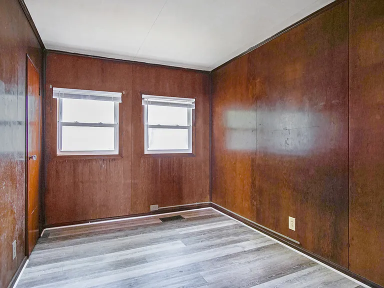 139 E Chippewa Ave — Photo 8